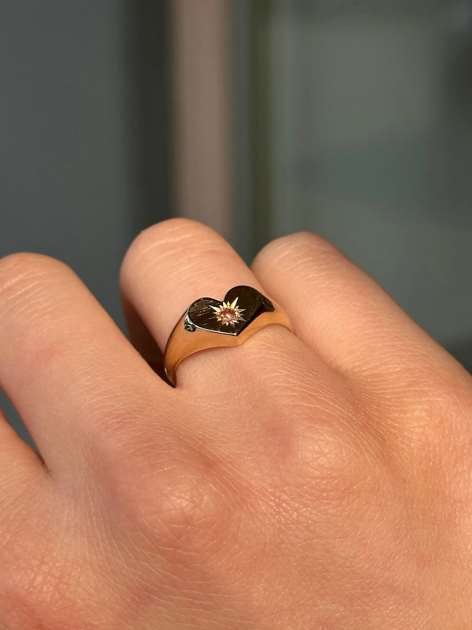 14k Vintage Starburst Heart Signet