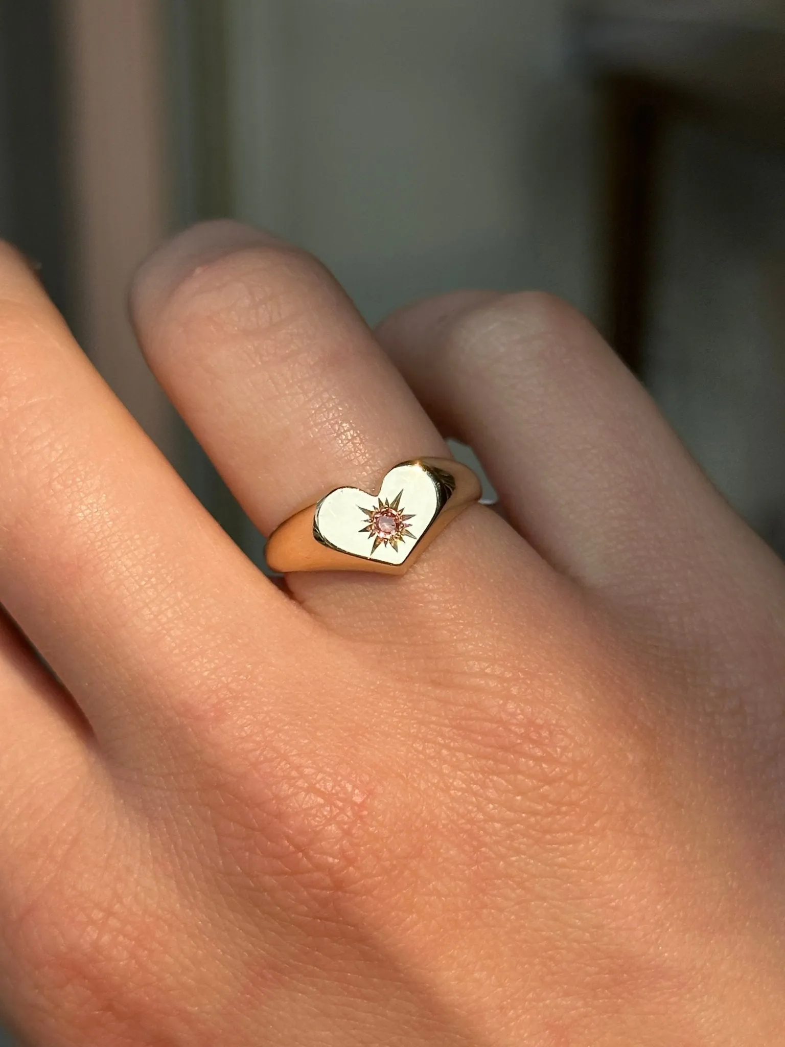 14k Vintage Starburst Heart Signet