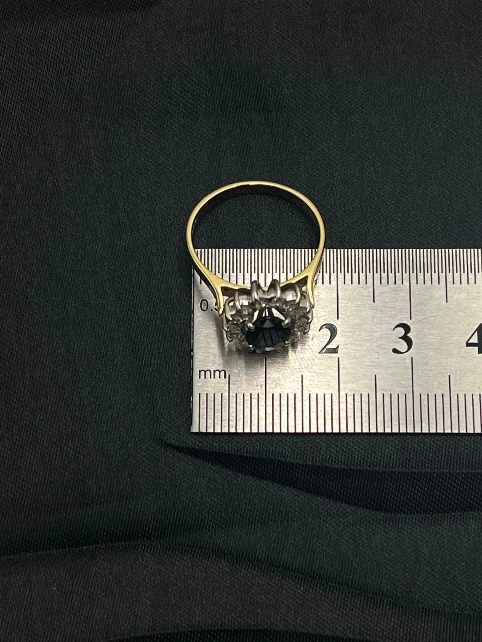 18ct Yellow & White Gold Sapphire & Diamond Cluster Ring