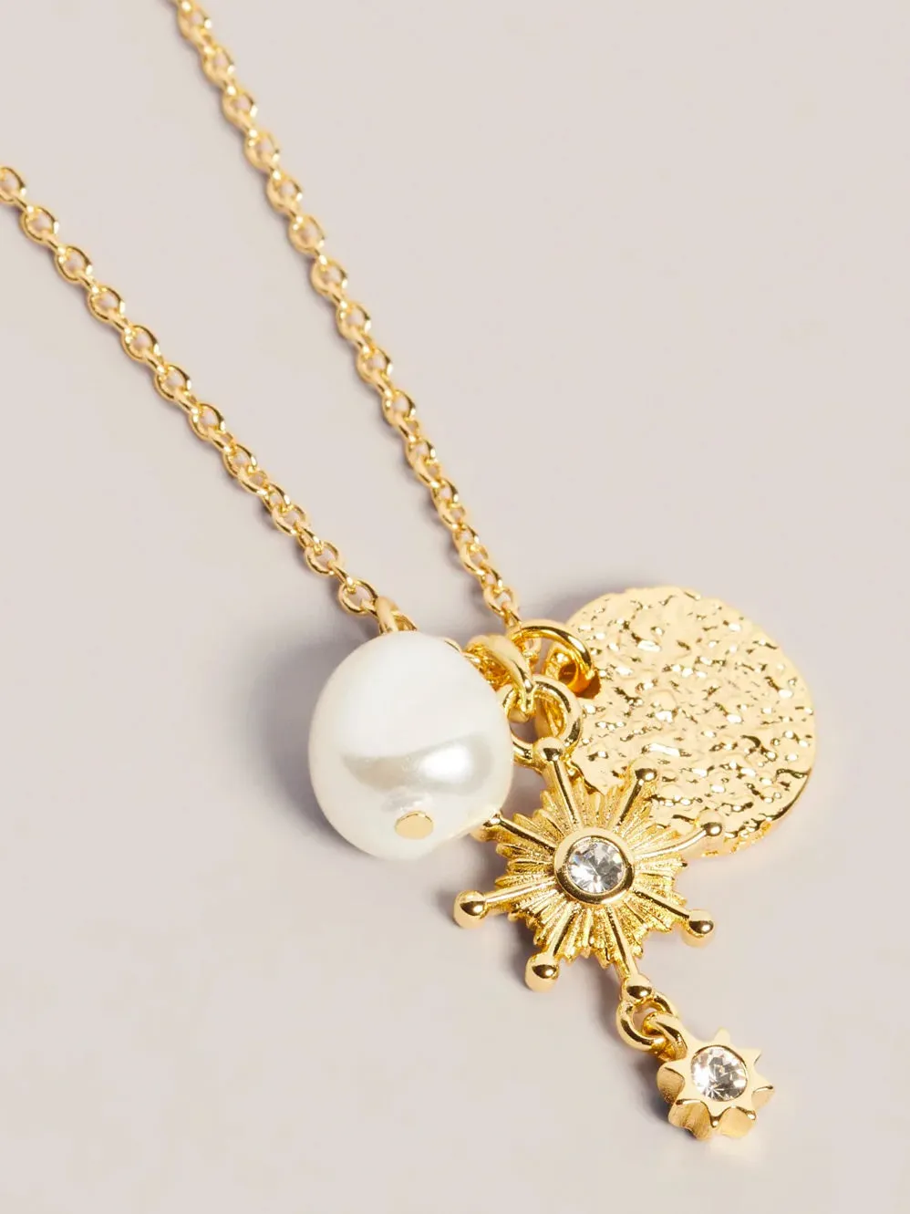 Celstic Celestial Pearl Clust Gold