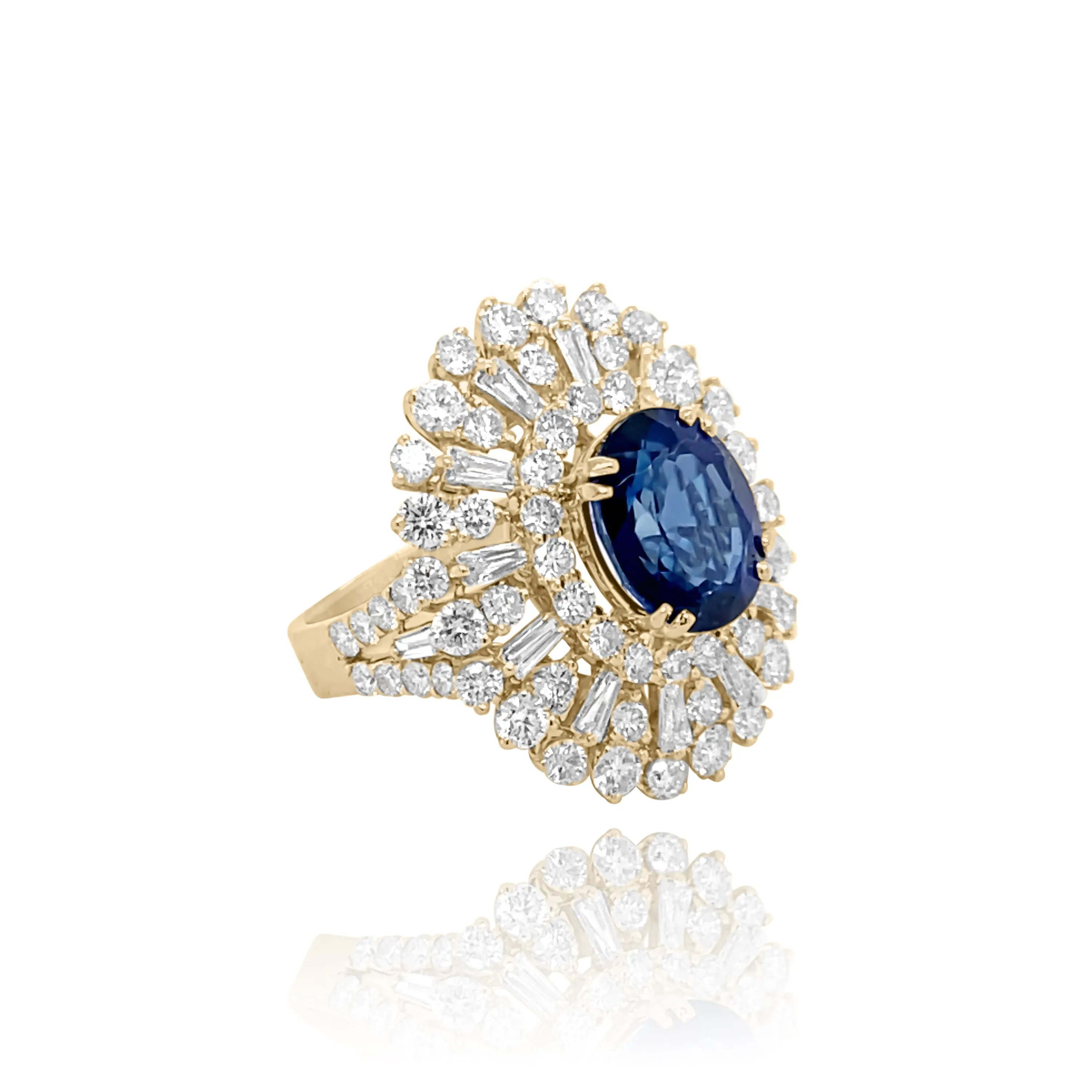 DIAMOND & SAPPHIRE "PEACOCK" RING.