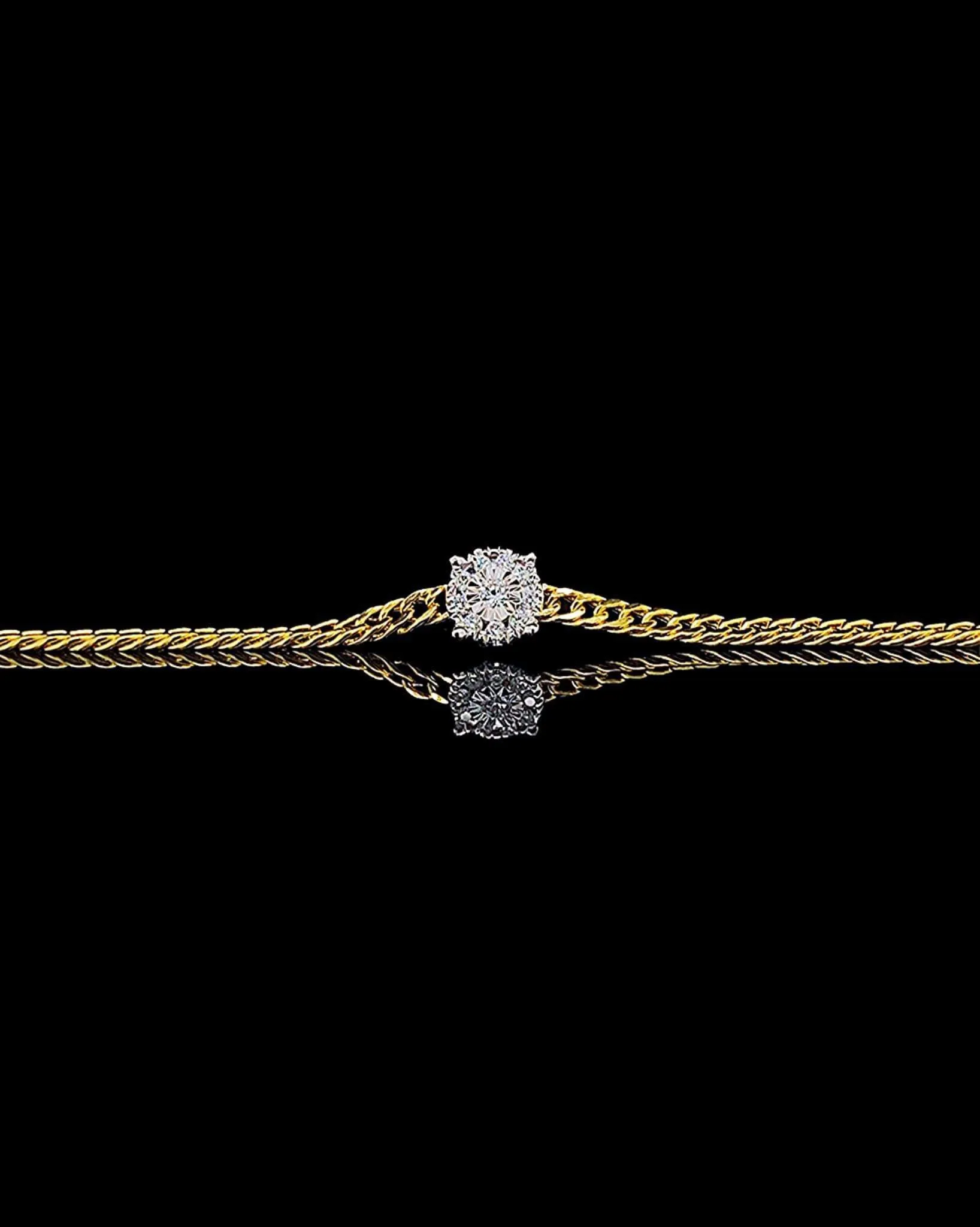 Golden Round Unisex Chain Diamond Bracelet 18kt