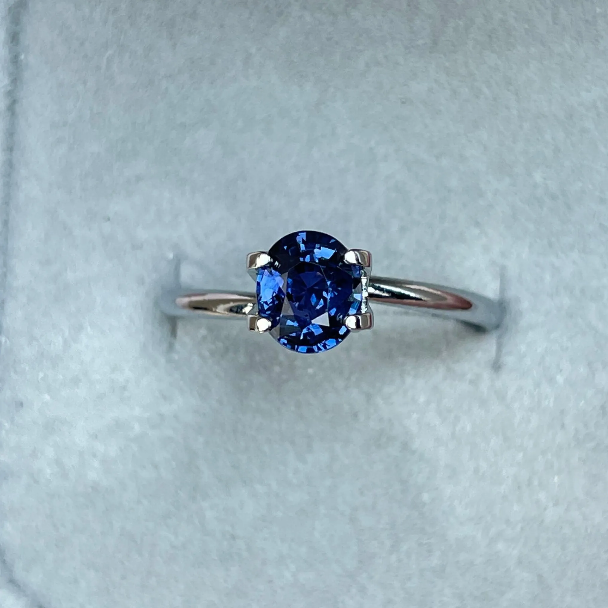 Natural Blue sapphire 1.06 crt