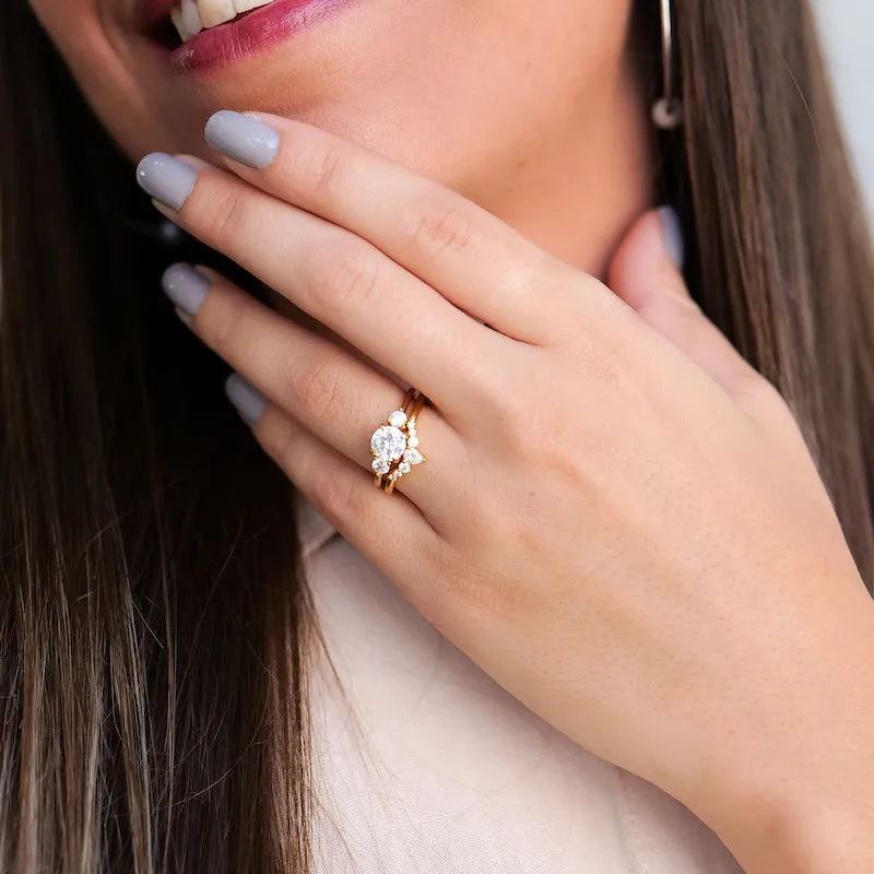 Pear and Round Diamond Contour Tracer Wedding Band